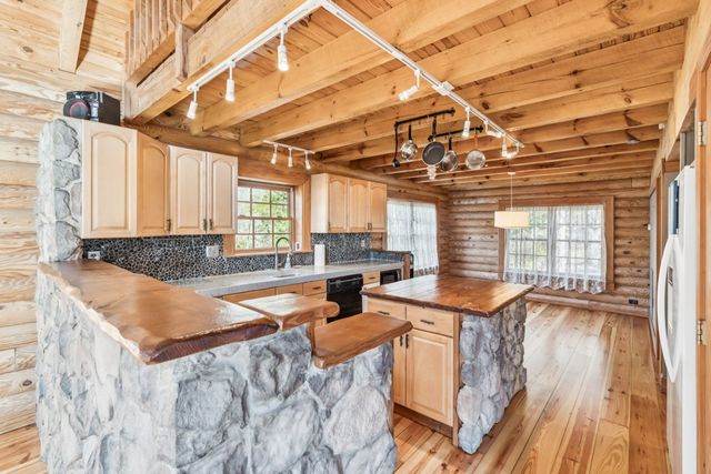 1140 Leatherwood Rd, White Bluff, TN 37187