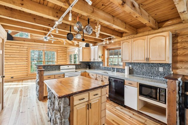 1140 Leatherwood Rd, White Bluff, TN 37187