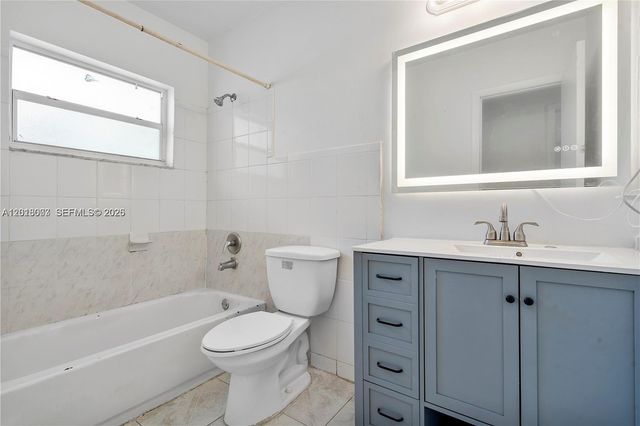 535 NW 18th St B, Fort Lauderdale, FL 33311