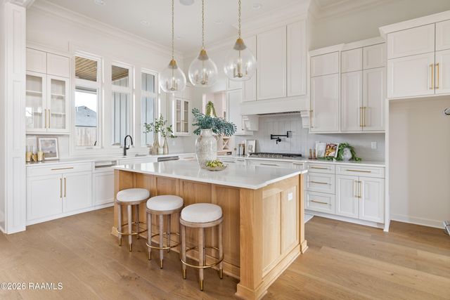 305 Sunset Palm Court, Youngsville, LA 70592