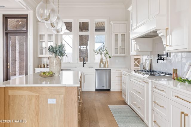 305 Sunset Palm Court, Youngsville, LA 70592