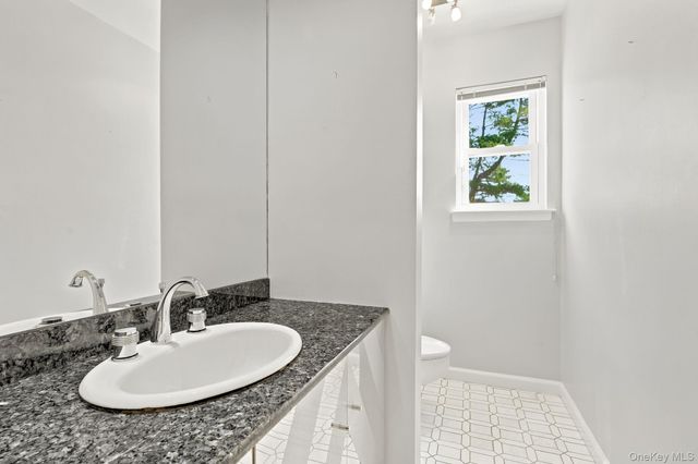 23 Carriage Court, Scarsdale, NY 10583