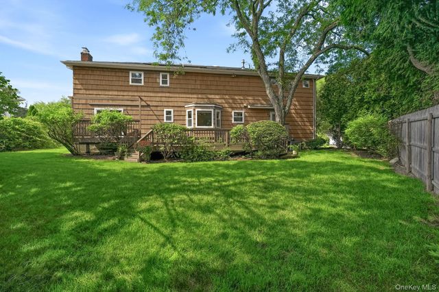 23 Carriage Court, Scarsdale, NY 10583