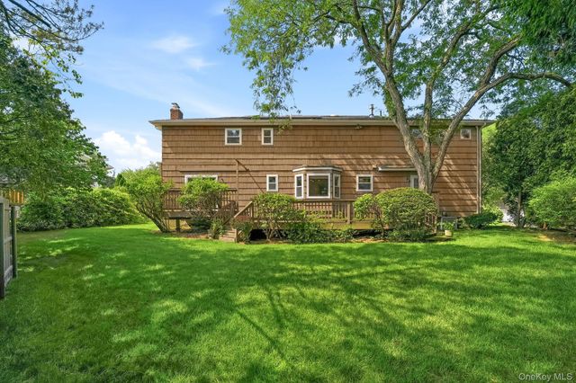 23 Carriage Court, Scarsdale, NY 10583