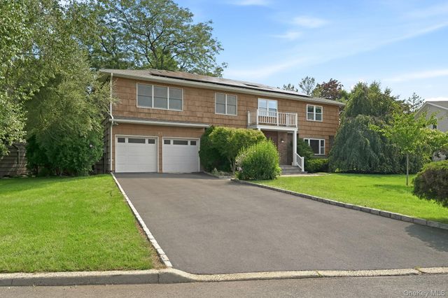 23 Carriage Court, Scarsdale, NY 10583