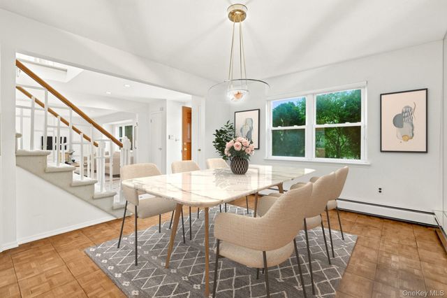 23 Carriage Court, Scarsdale, NY 10583