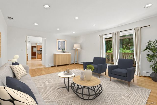 23 Carriage Court, Scarsdale, NY 10583
