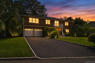 23 Carriage Court, Scarsdale, NY 10583
