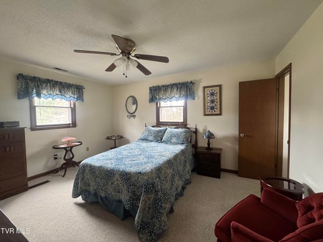 134 Independence Lane, Elizabethton, TN 37643