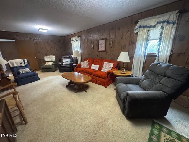 134 Independence Lane, Elizabethton, TN 37643