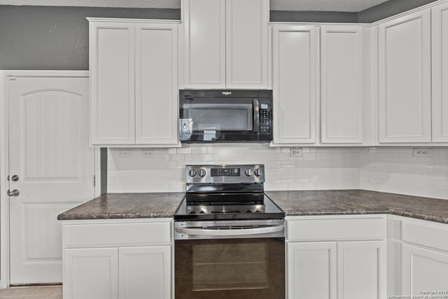 8239 Phantom Fld, San Antonio, TX 78253