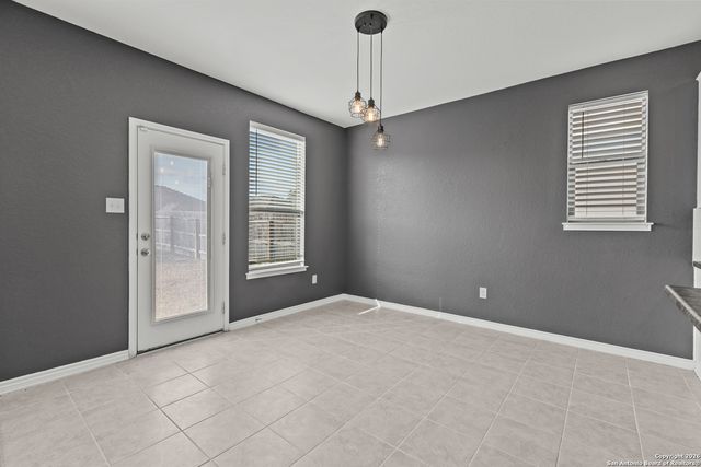 8239 Phantom Fld, San Antonio, TX 78253