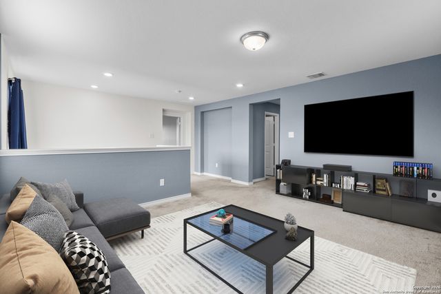 8239 Phantom Fld, San Antonio, TX 78253