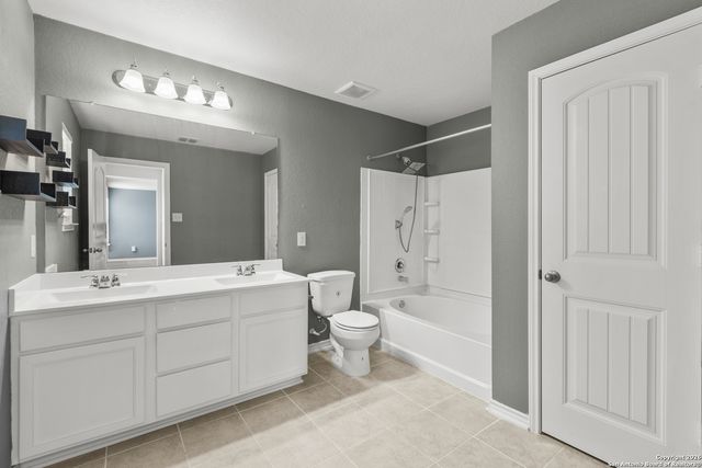 8239 Phantom Fld, San Antonio, TX 78253