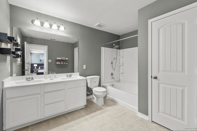 8239 Phantom Fld, San Antonio, TX 78253