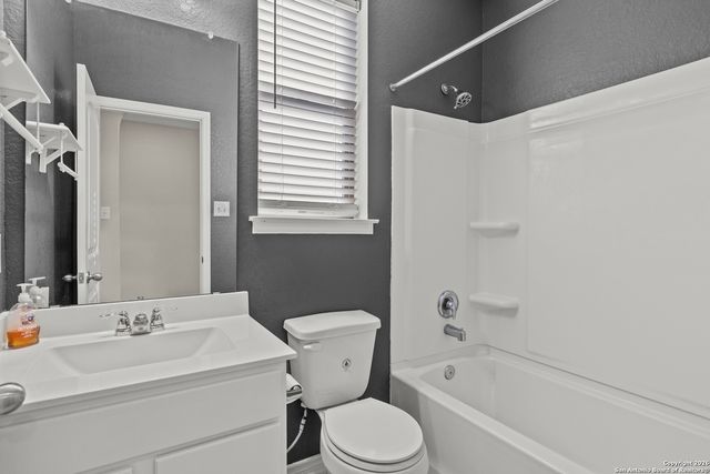 8239 Phantom Fld, San Antonio, TX 78253