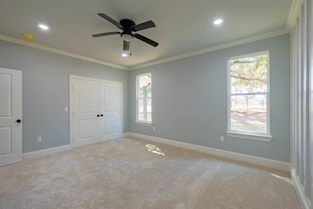 1003 Karen Dr, Lindale, TX 75771