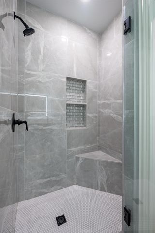 1003 Karen Dr, Lindale, TX 75771