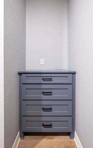 1003 Karen Dr, Lindale, TX 75771