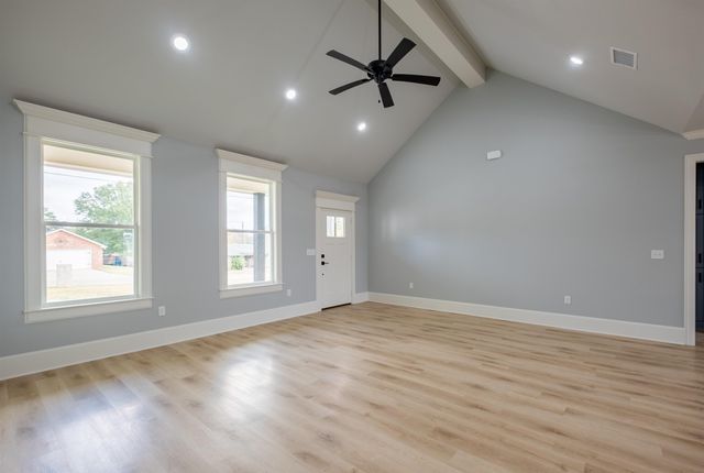 1003 Karen Dr, Lindale, TX 75771