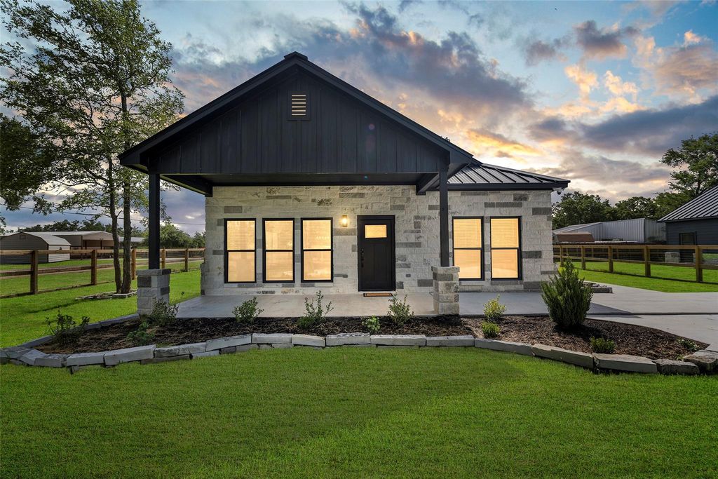 310 Sweet Gum Lane, Somerville, TX 77879
