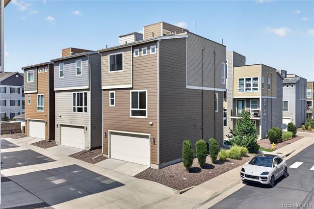 15771 E Broncos Place, Englewood, CO 80112