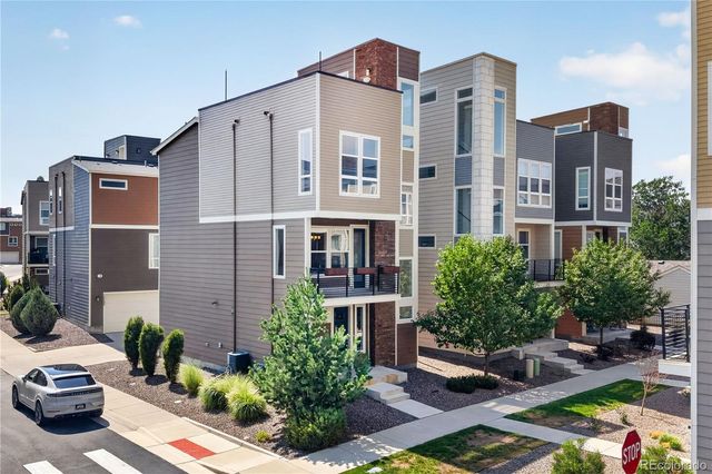 15771 E Broncos Place, Englewood, CO 80112