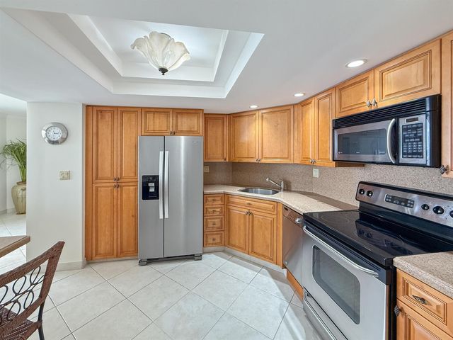5080 N Ocean Drive 20c, Singer Island, FL 33404
