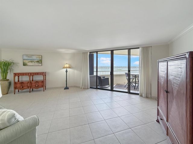 5080 N Ocean Drive 20c, Singer Island, FL 33404