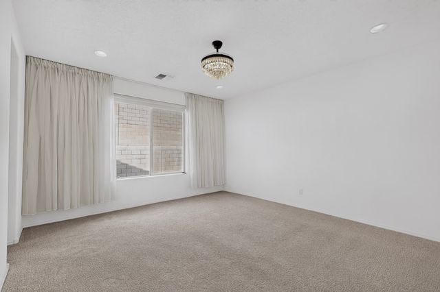 25 Mountaingem Loop, Santa Fe, NM 87508