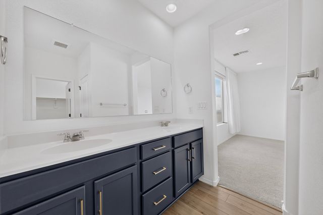 25 Mountaingem Loop, Santa Fe, NM 87508