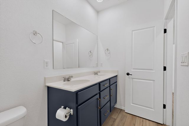 25 Mountaingem Loop, Santa Fe, NM 87508