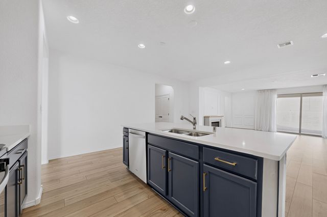 25 Mountaingem Loop, Santa Fe, NM 87508