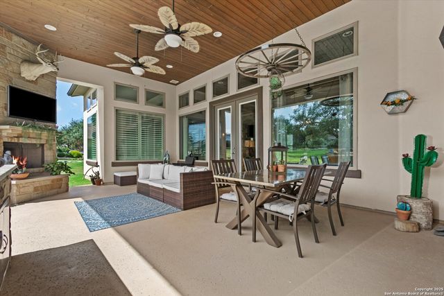 1186 Via Principale, New Braunfels, TX 78132