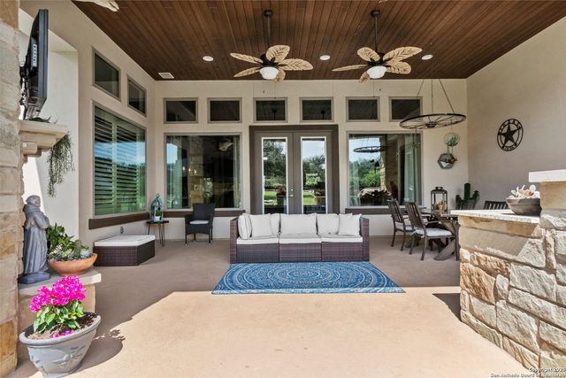 1186 Via Principale, New Braunfels, TX 78132