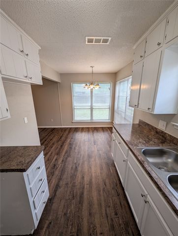 713 Heathcliff Drive, Everman, TX 76140