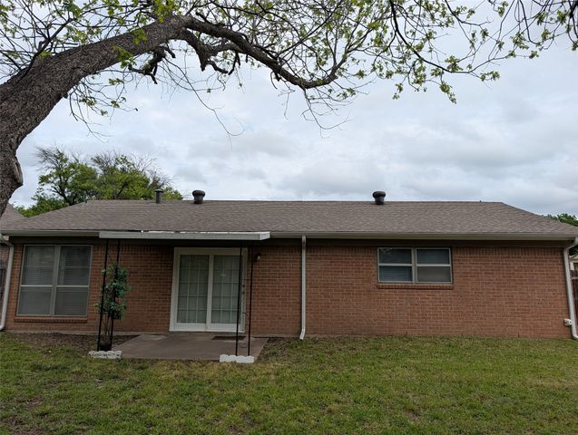 713 Heathcliff Drive, Everman, TX 76140