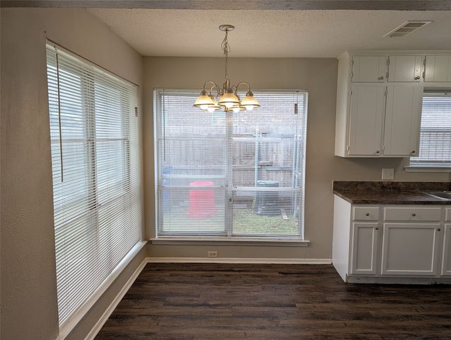 713 Heathcliff Drive, Everman, TX 76140