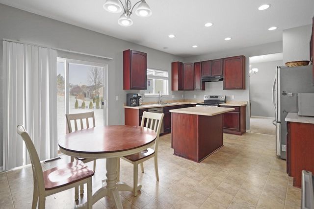 15014 73rd STREET, Kenosha, WI 53142