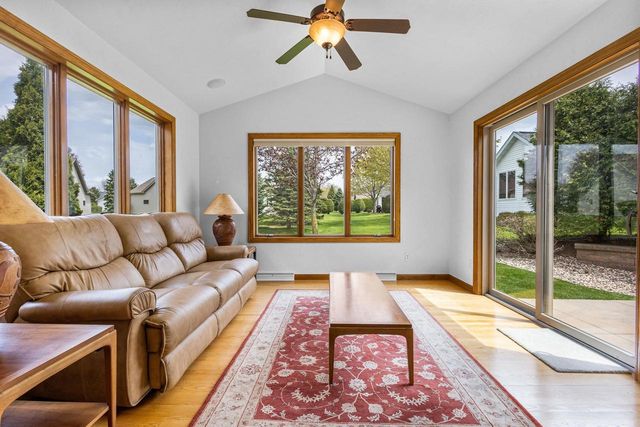 36 PENBROOK CIRCLE, Appleton, WI 54913