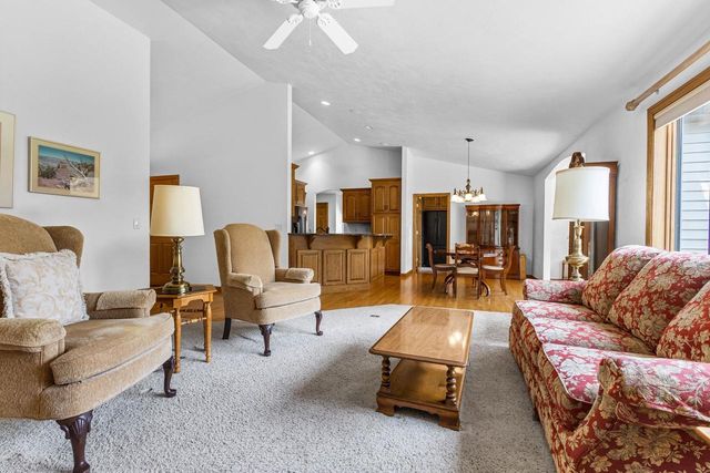 36 PENBROOK CIRCLE, Appleton, WI 54913