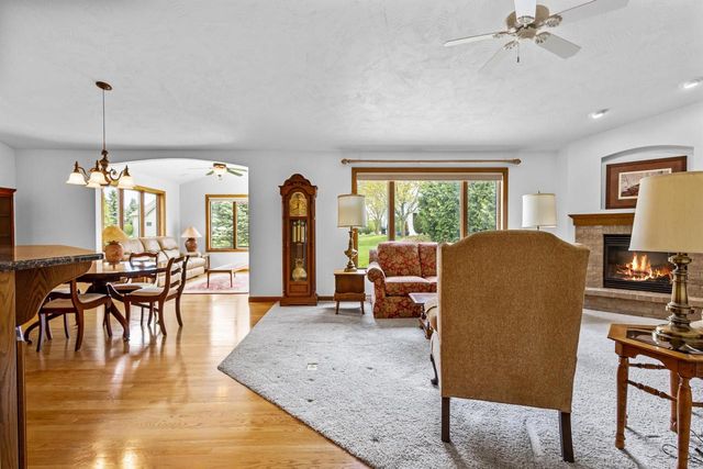 36 PENBROOK CIRCLE, Appleton, WI 54913
