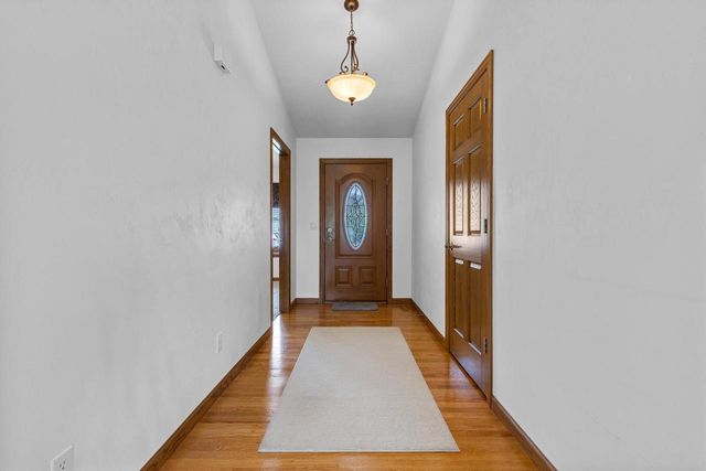 36 PENBROOK CIRCLE, Appleton, WI 54913