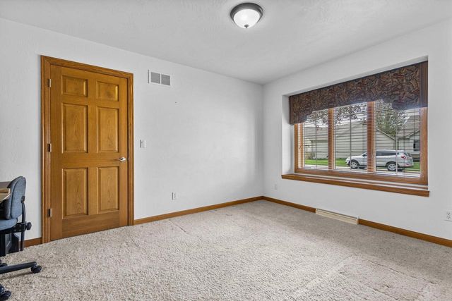 36 PENBROOK CIRCLE, Appleton, WI 54913