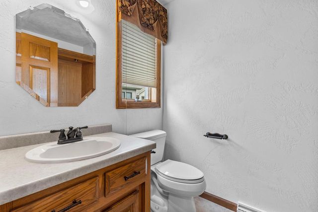 36 PENBROOK CIRCLE, Appleton, WI 54913