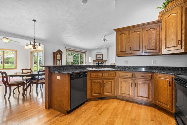36 PENBROOK CIRCLE, Appleton, WI 54913