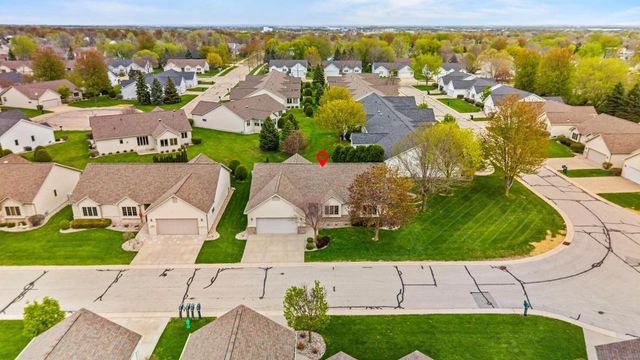 36 PENBROOK CIRCLE, Appleton, WI 54913