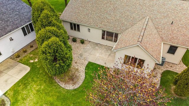 36 PENBROOK CIRCLE, Appleton, WI 54913