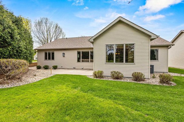 36 PENBROOK CIRCLE, Appleton, WI 54913