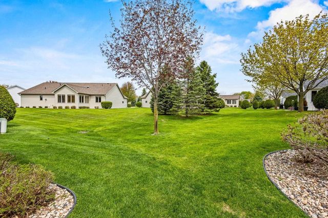 36 PENBROOK CIRCLE, Appleton, WI 54913